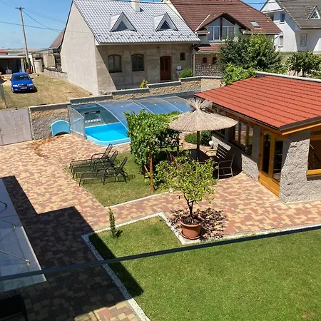 Pensjonat Pod Vinarskym Kopcem