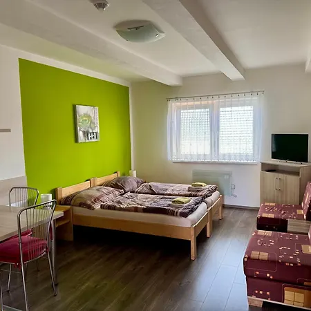 Pod Vinarskym Kopcem Golcuv Jenikov